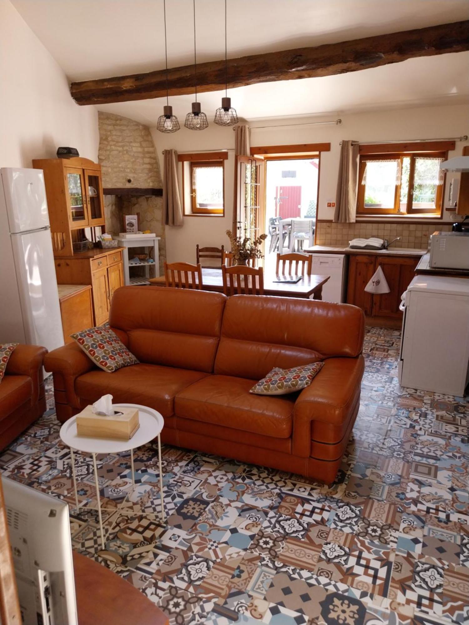Escale Au Clos Saint Martin De Juillers Gites Et Chambres D'Hotes Exterior foto